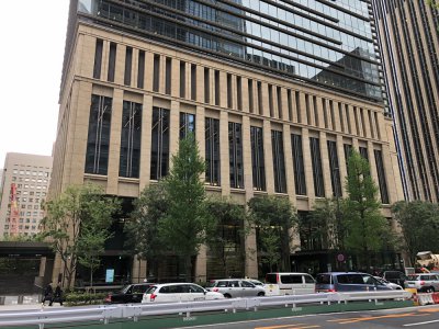 مبنى بنك ميتسوي سوميتومو ، منطقة شيودا ، طوكيو ، اليابان